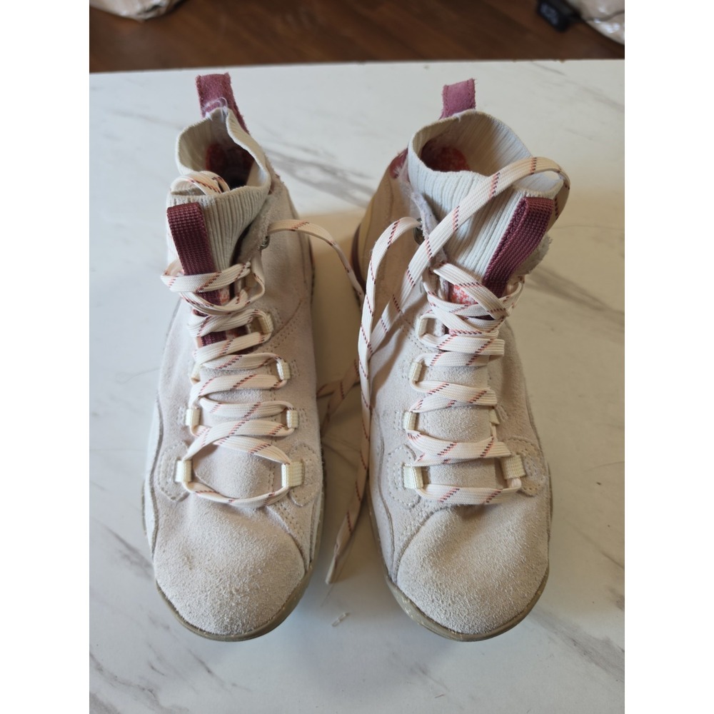 Women North Face Boots Size 8